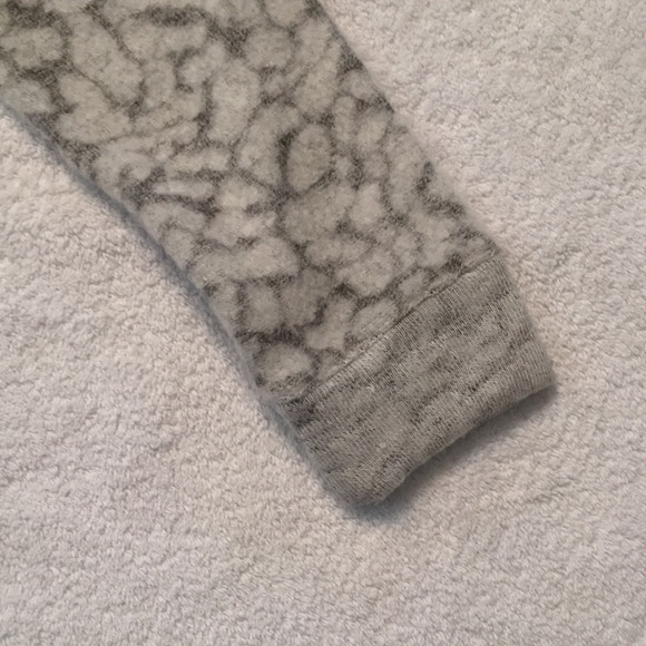 Lou & Grey gray leopard print sweater dress - Picture 6 of 10